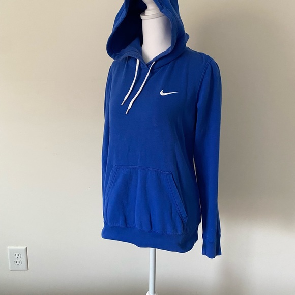 Nike Tops - Nike Women’s hooded sweatshirt - size M